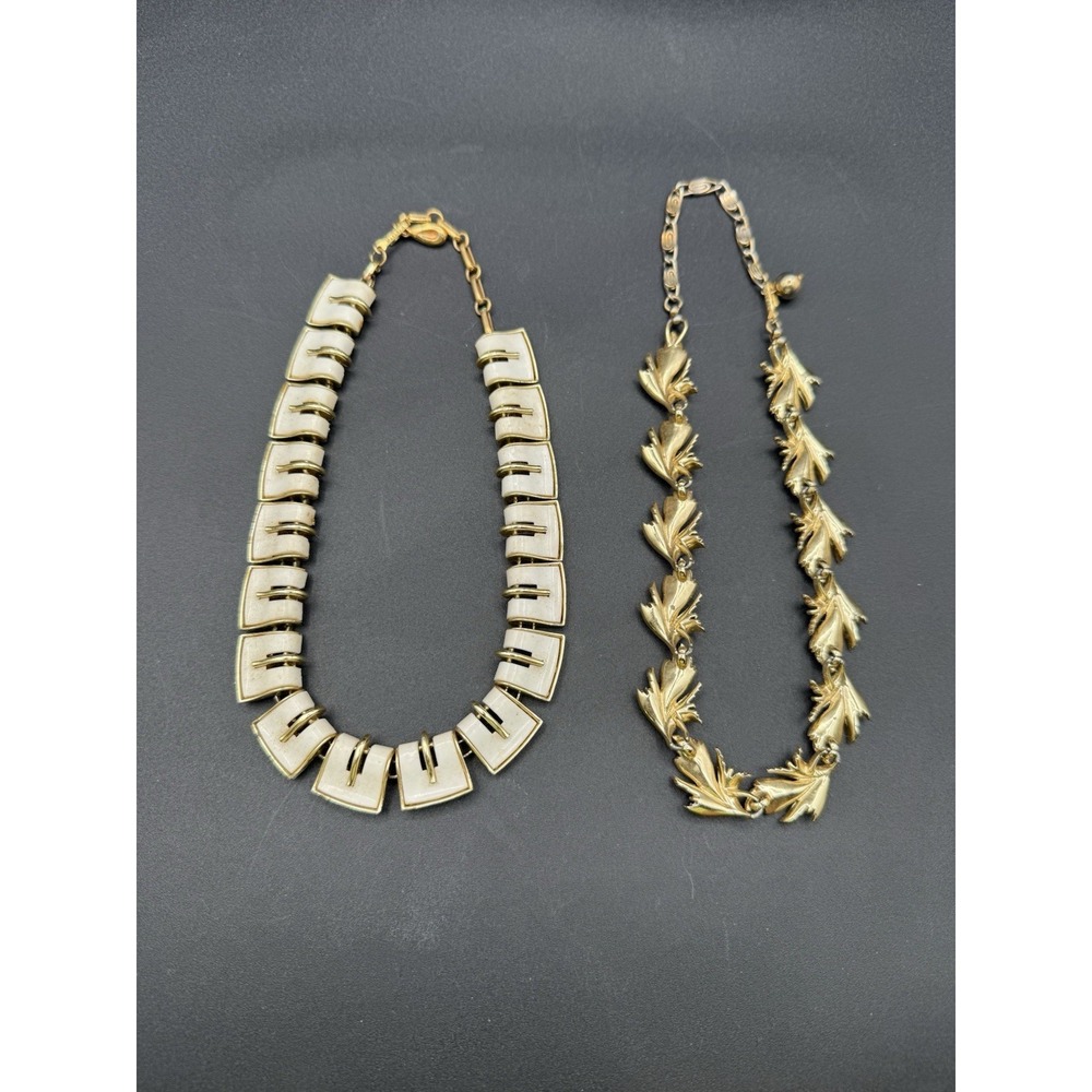 Vintage Signed Lisner White Lucite Tile Goldtone Necklace Bracelet Set